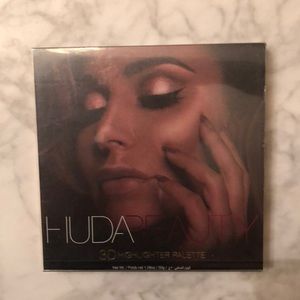 HUDA BEAUTY 3D Highlighter Palette